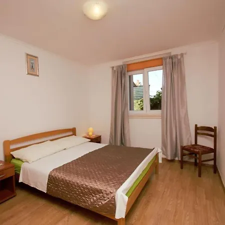Privlaka Holiday Apartments Ivana & Ivan * 普利拉卡