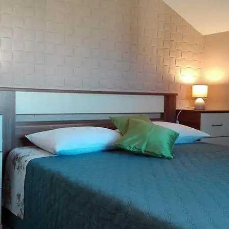 Privlaka Holiday Apartments Ivana & Ivan 公寓